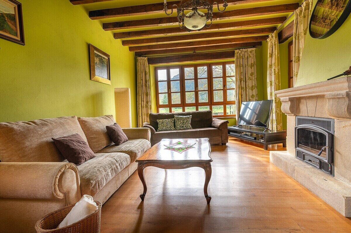 Télévision, cheminée