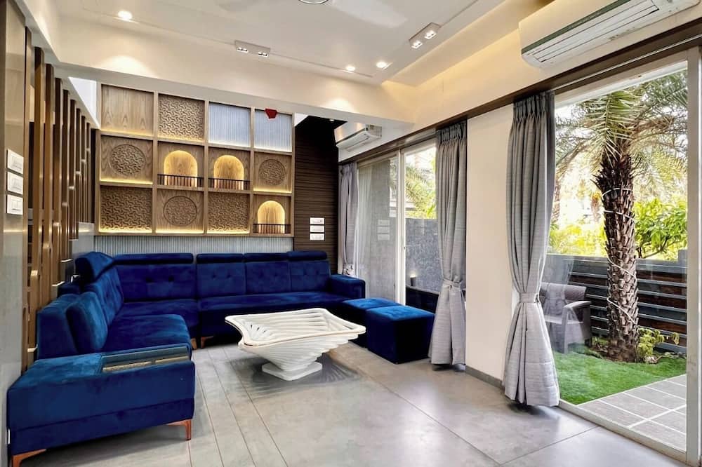 Boss 3BHK Pvt Pool by Stellar Stays