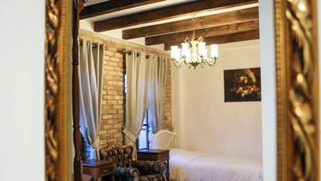 Deluxe-Zweibettzimmer, Stadtblick | Schreibtisch, kostenloses WLAN