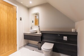 Classic Cabin, Multiple Beds | Bathroom