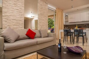 Living area - Kristal Paris Resort AP Suit (Novalja)