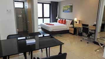 In-room safe, free WiFi, bed sheets