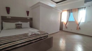 8 soverom, strykejern/-brett, wi-fi og sengetøy