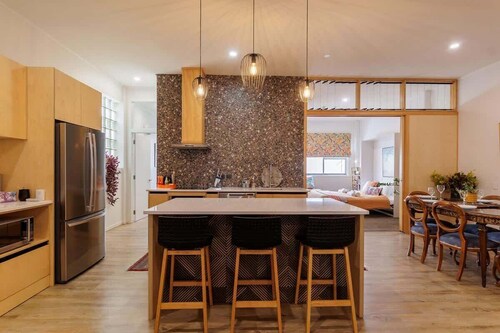 Inn Tutanekai | Central City 3Bed 2Bath Apartment