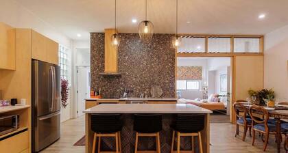 Inn Tutanekai | Central City 3Bed 2Bath Apartment