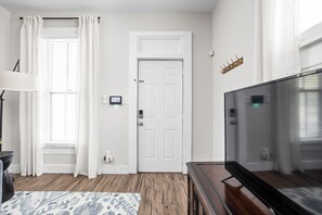 Interior - Sapphire Retreat! Dedicated Workspace + Private Parking (Indianapolis)