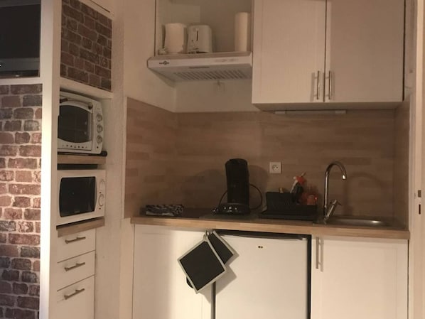 Fridge, microwave, oven, highchair