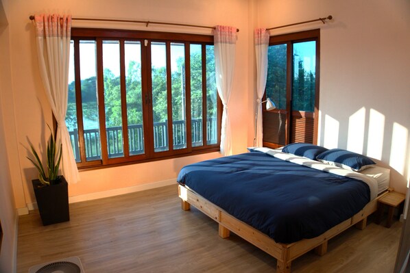 3 bedrooms, iron/ironing board, free WiFi, bed sheets