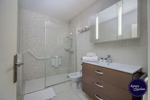 Hair dryer, towels - The Balcony of Sainte-Anne, Lake View (Annecy-le-Vieux)