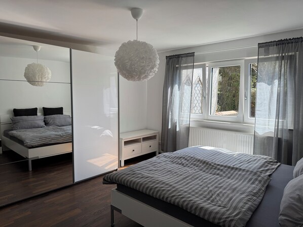 1 bedroom, iron/ironing board, WiFi, bed sheets