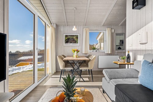 Sunbathe with breathtaking views at the BergZauber Lodge!