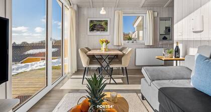 Sunbathe with breathtaking views at the BergZauber Lodge!