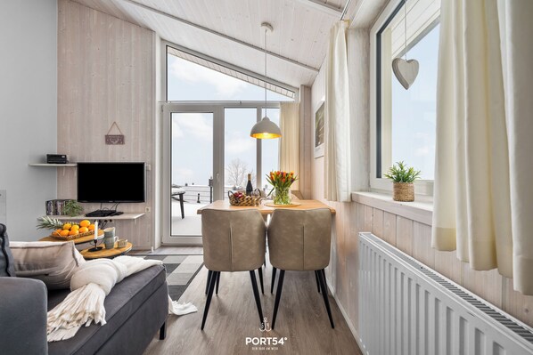 TV, fireplace, DVD player, stereo