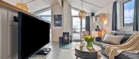 TV, fireplace, DVD player, stereo