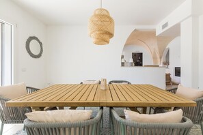 Villa | Dining room