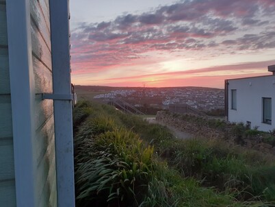 Perranporthcaravan/2bedroom/tv/gasfire