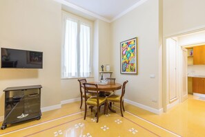 Classic Apartment, 1 Queen Bed with Sofa bed, Private Bathroom, Partial Sea View | Living area - Santa Lucia Seaview (Naples)
