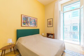 Classic Apartment, 1 Queen Bed with Sofa bed, Private Bathroom, Partial Sea View - Santa Lucia Seaview (Naples)
