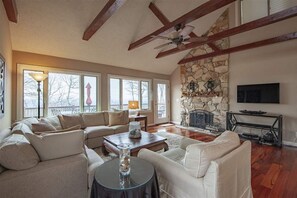 Smart TV, DVD player