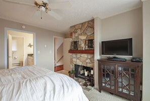 5 bedrooms, free WiFi, bed sheets