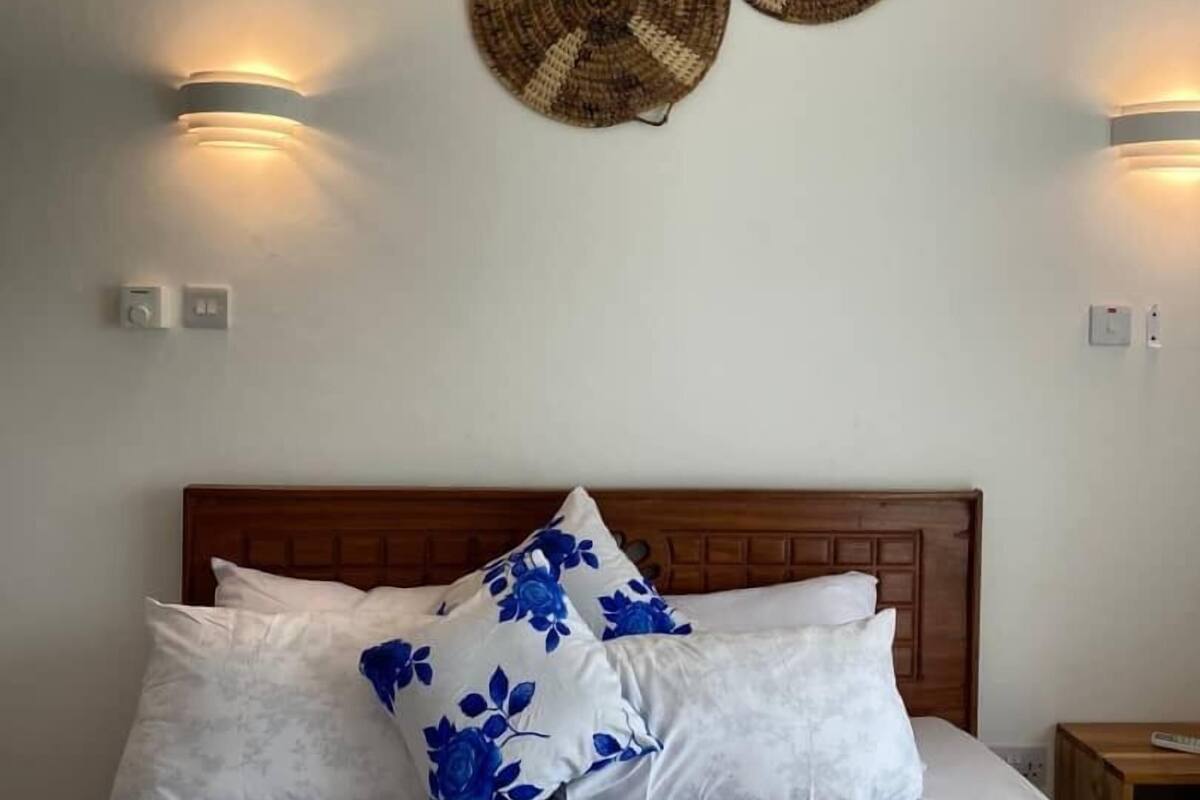 Standard Studio, Garden View | Blackout curtains, iron/ironing board, free WiFi