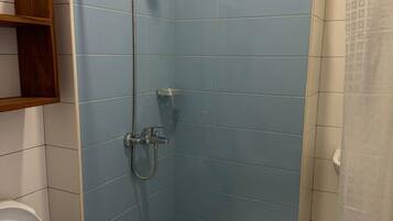 Standard Studio, Garden View | Bathroom