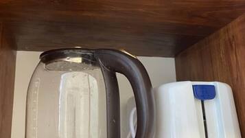 Standard Studio, Sea View | Private kitchenette