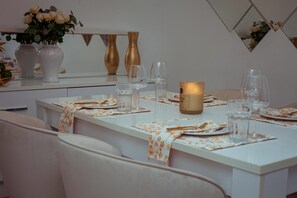 Dining - 2-bedroom apartment in charming Kilamba with WiFi, AC. Relax and enjoy (Kilamba)