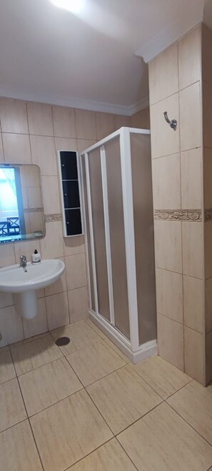 Apartment, 1 Bedroom, Smoking, Terrace | Bathroom
