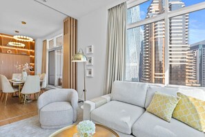 TV - Upgraded 1 bedroom in the heart of Dubai Marina (Dubai)