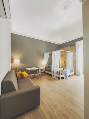 Family Room, Balcony - Dimora Carella (Palermo)