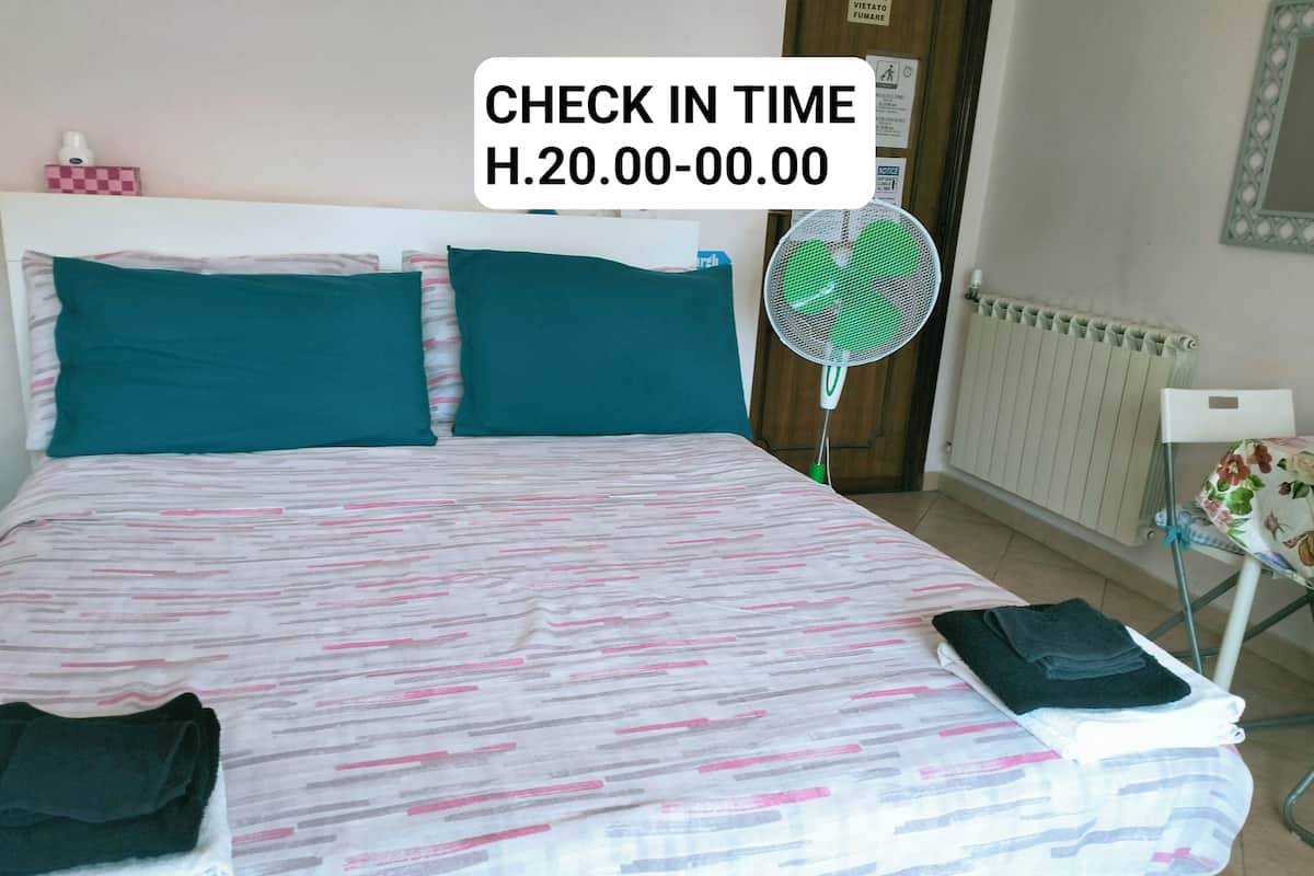 Rollaway beds, free WiFi, bed sheets