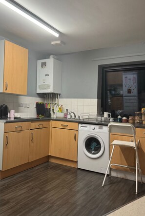 스튜디오 | 전용 주방 | 냉장고, 전자레인지, 오븐, 쿡탑