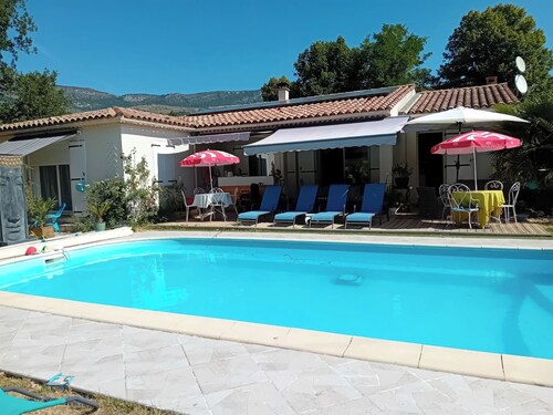 Sisteron vallée du Jabron villa d'architecte 2000m2 piscine chauffée, 4 chambres