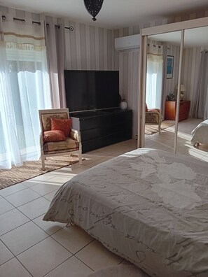 Bügeleisen/Bügelbrett, WLAN, Bettwäsche