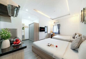 Kamar Twin Deluks | Dapur pribadi | Lemari es, microwave, kompor, dan peralatan masak/sendok-piring