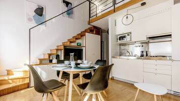 Apartamento | Cocina privada | Frigorífico, microondas, horno y lavavajillas