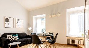 Apartment | Dining