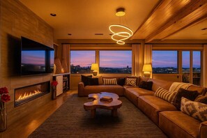 Televisión, chimenea, oficina