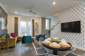Dining - NEW Stylish & Spacious Apt! East Nashville Getaway (Nashville)