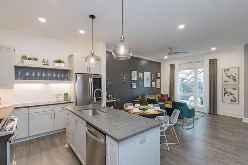 Stylish East Nashville getaway perfect for groups!