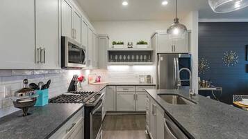 Fridge, microwave, oven, stovetop