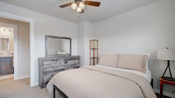 3 bedrooms, iron/ironing board, WiFi, bed sheets