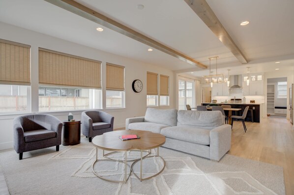 TV, fireplace, offices