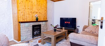 Charming 3BR House - Perfect for Group Stays