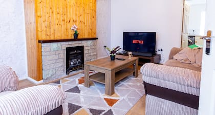 Charming 3BR House - Perfect for Group Stays