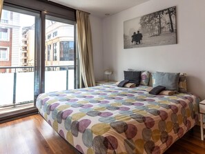 2 bedrooms, iron/ironing board, travel crib, WiFi