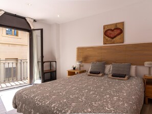 3 bedrooms, iron/ironing board, travel crib, WiFi