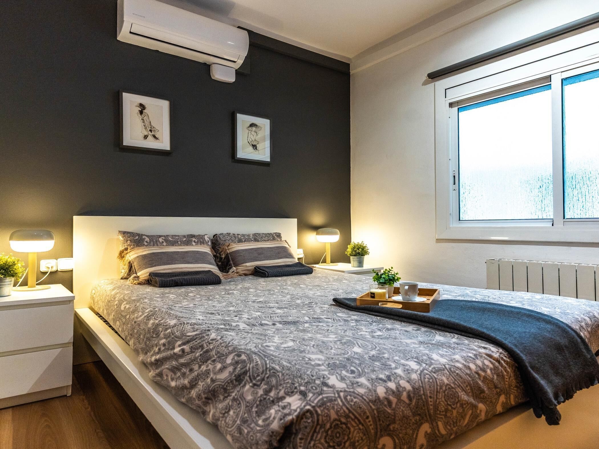 1 habitación, tabla de planchar con plancha, internet y ropa de cama 