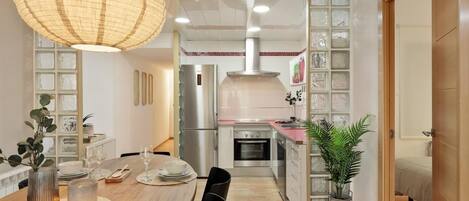 Fridge, microwave, dishwasher, coffee/tea maker